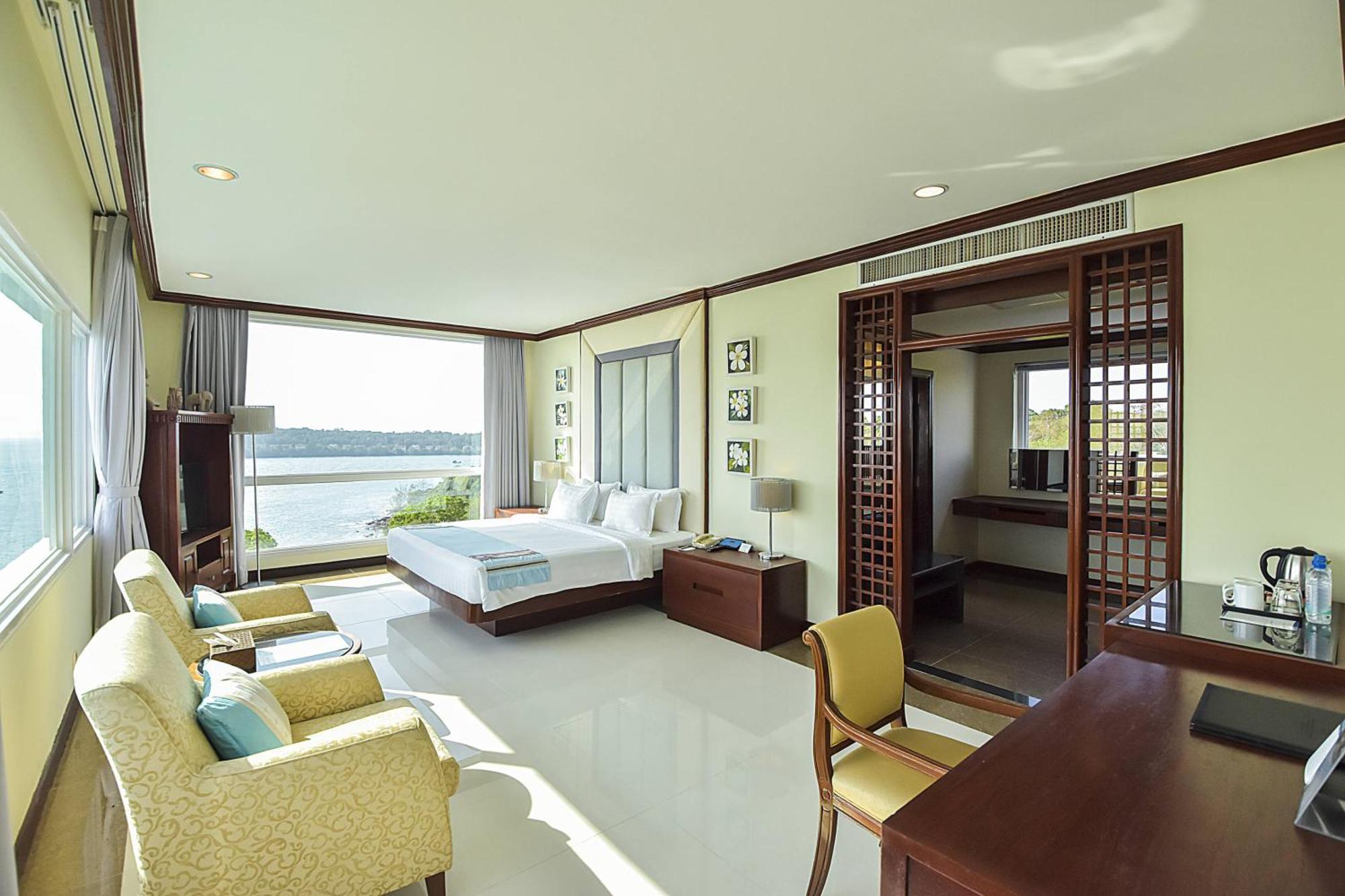 Independence Hotel Resort & Spa Sihanoukville Bagian luar foto